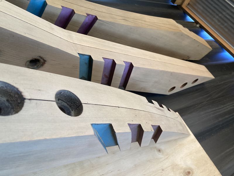 Archivo:2024 03 Reparación Escultura Fuego Robado.jpg